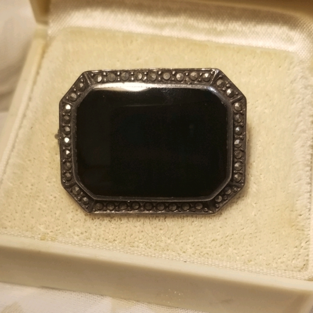 1930S Art Deco Sterling Marcasite Onyx Brooch - Picture 3 of 6